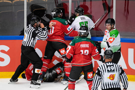 Ryan Lasch of Frölunda lies