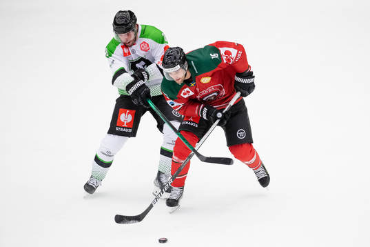 Valentin Claireaux of Mlada Boleslav and Stefan Elliot of