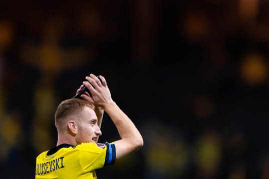 Dejan Kulusevski of Sweden celebrates