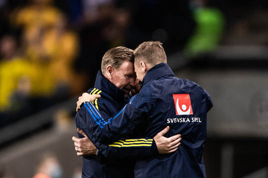 Assistant coach Peter Wettergren and goalkeeper coach Maths