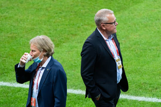Team manager Stefan Pettersson and head coach Janne