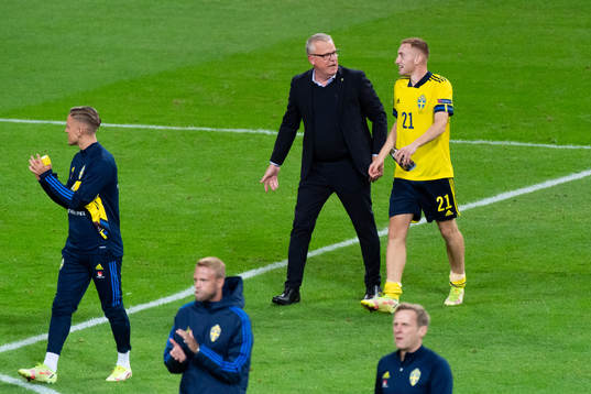 Head coach Janne Andersson and Dejan Kulusevski of Sweden
