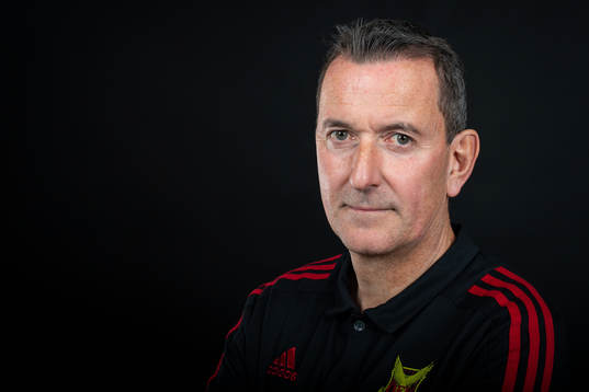 På denna handoutbild från Östersunds FK poserar klubbens
