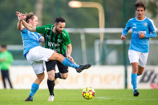 Högaborgs Adam Sreis och Råås Rasmus Gaspar Nilsson