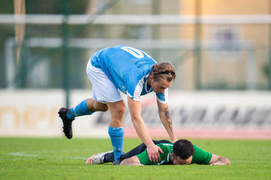 Högaborgs Adam Sreis och Råås Rasmus Gaspar Nilsson