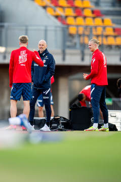 Ståle Solbakken, head coach of Norway, and Erling Braut