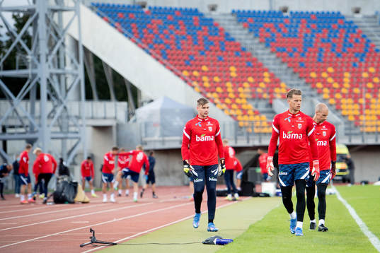 Goalkeeper Per Kristian Bråtveit, goalkeeper Ørjan