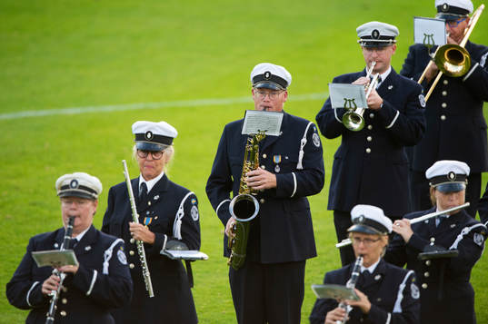 Hässleholms musikkår med Jonas Enetjärn underhöll i