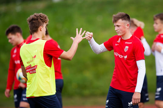 Oskar Sivertsen and Syver Aas of the Norwegian national