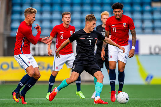 Sebastian Sebulonsen of Norway and Alexander Prass of