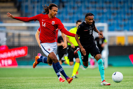 Robin Dahl Østrøm of Norway and Thierno Ballo of Austria