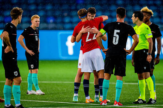 Erik Botheim of Norway gives teammate Jørgen Strand Larsen
