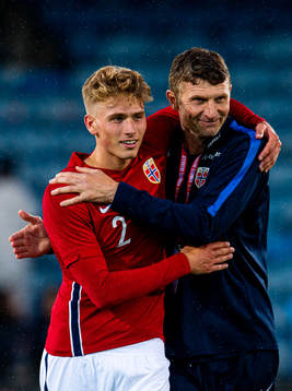 Sebastian Sebulonsen and Tore André Flo of Norway