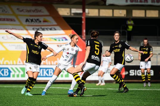 s Julia Olsson och Rosengårds Sanne Troelsgaard
