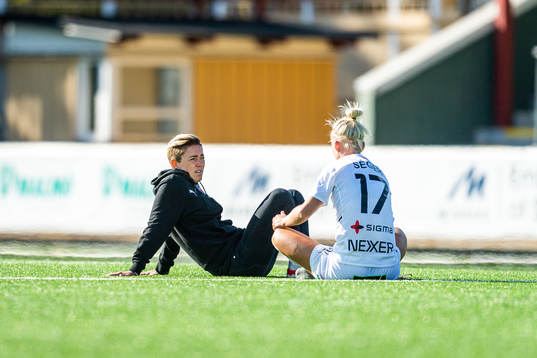 Rosengårds sportchef Therese Sjögran och Caroline Seger