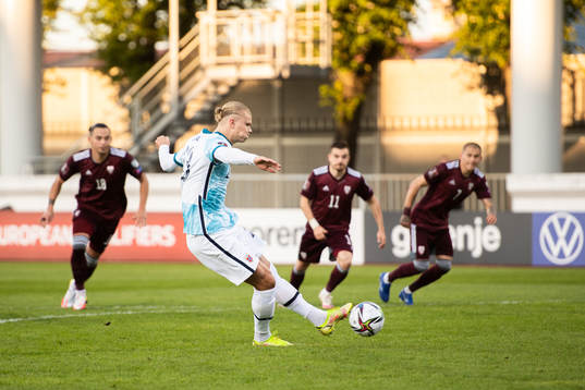 Erling Braut Haaland of Norway scores the 0-1 goal