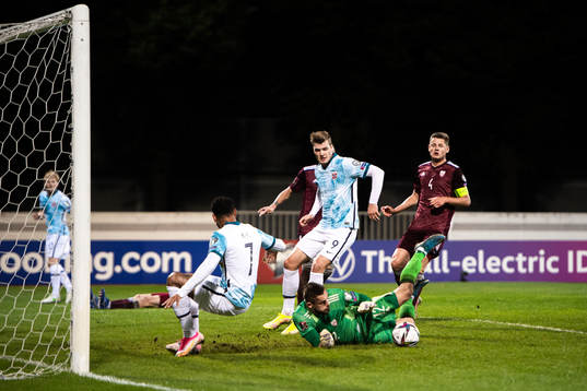 Joshua King, Alexander Sørloth of Norway and goalkeeper