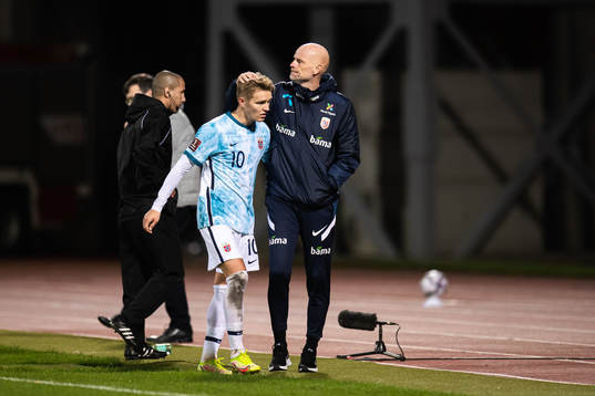 Martin Ødegaard and Ståle Solbakken, head coach of Norway
