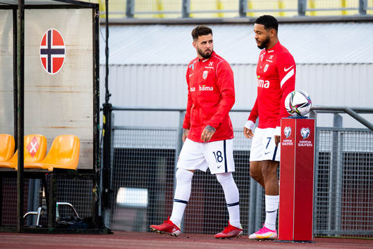Aron Dønnum and Joshua King of Norway