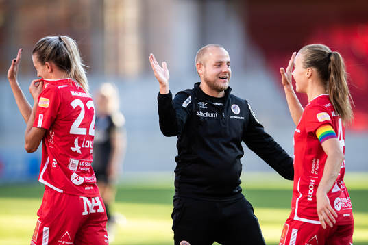 Örebros tränare Rikard Johansson och Frida Abrahamsson