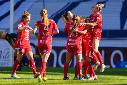 Örebros spelare jublar
