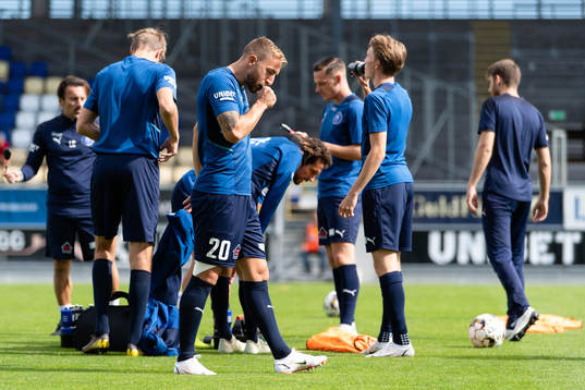 Akropolis Sotirios Nikopoulos före fotbollsmatchen i