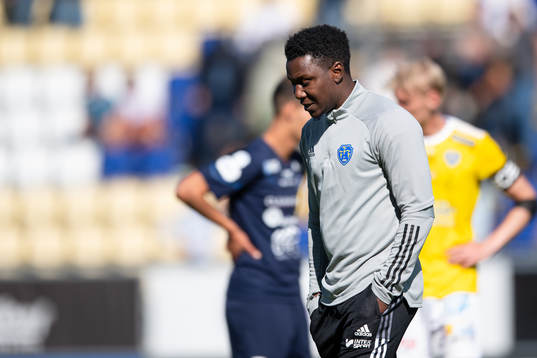 Falkenbergs tillfälliga tränare Dominic Chatto deppar