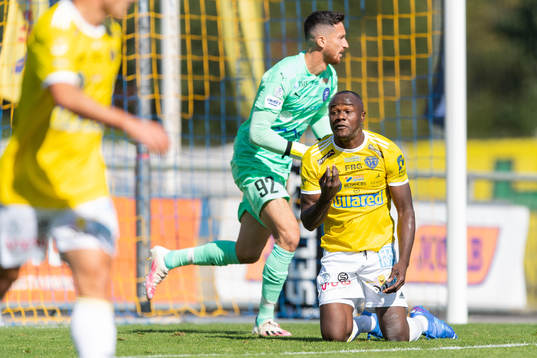 Falkenbergs Nsima Peter deppar