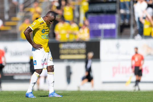 Falkenbergs Nsima Peter deppar