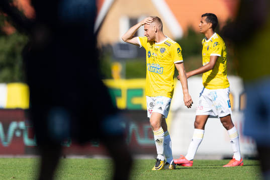 Falkenbergs Tobias Englund deppar