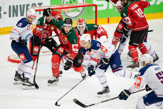 Simon Edvinsson of Frölunda  and Justin Azevedo of Zurich