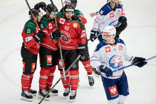 Michael Spacek of Frölunda  celebrates scoring 2-1