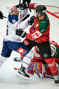 Simon Bodenmann of Zurich and Christian Folin of Frölunda
