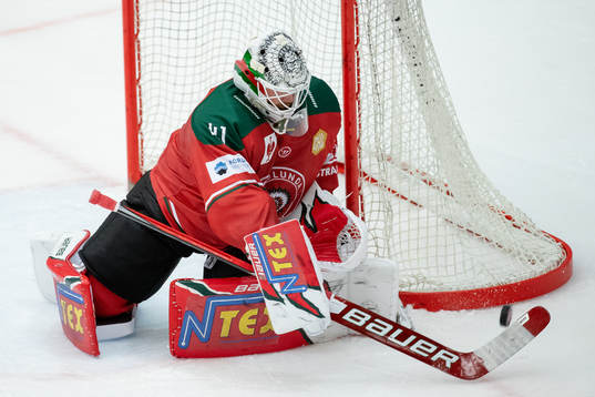 Goalkeeper Niklas Rubin of Frölunda
