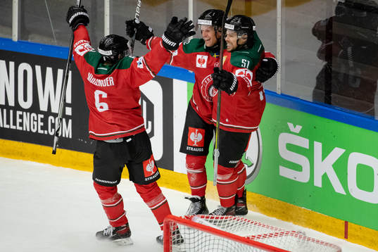 Mats Rosseli Olsen of Frölunda celebrates with team mates