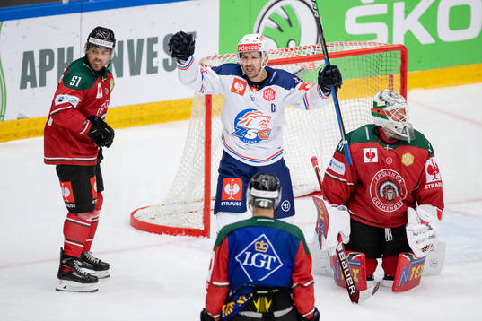 Patrick Geering of Zurich celebrates their second goal by