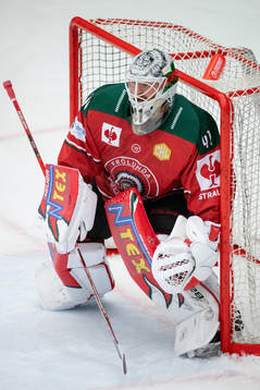 Goalkeeper Niklas Rubin of Frölunda