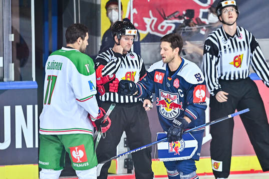 Mattias Sjögren of Rögle and Patrick Hager of Munich