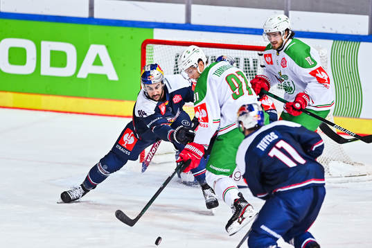 Adam Tambellini and Dennis Everberg of Rögle against