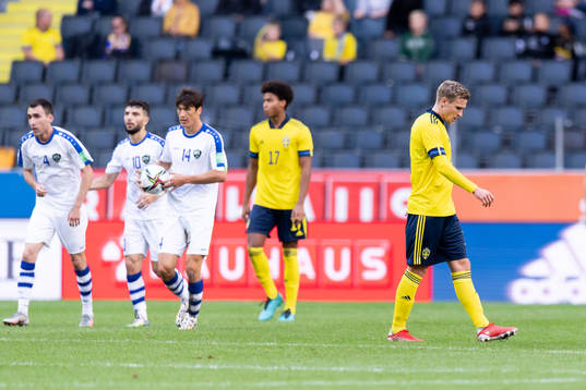 Carl Starfelt of Sweden looks dejected
