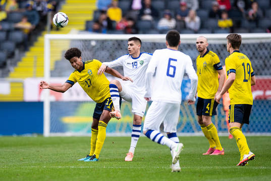 Jens Cajuste of Sweden and Abrorbek Ismoilov of Uzbekistan