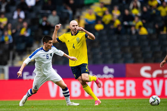 Odiljon Hamrobekov of Uzbekistan and Marcus Danielson  of
