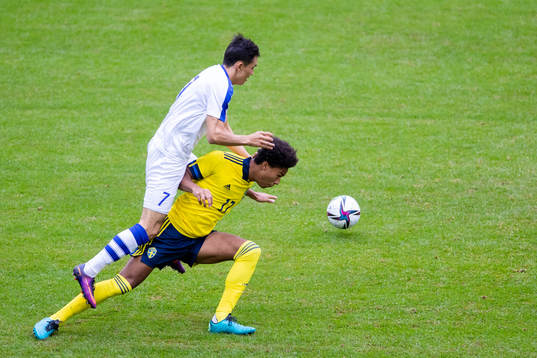 Otabek Shukurov of Uzbekistan and Jens Cajuste of Sweden