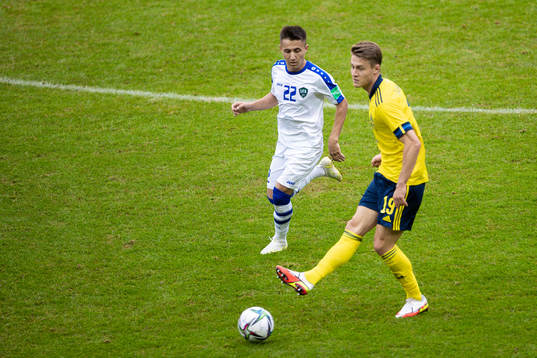 Oybek Bozorov of Uzbekistan and Mattias Svanberg of Sweden