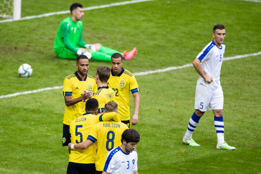 Isaac Kiese-Thelin of Sweden celebrates
