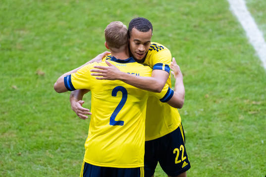 Robin Quaison of Sweden is replaced by Daniel Sundgren