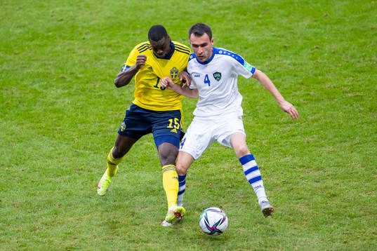 Ken Sema of Sweden and Farrukh Sayfiev of Uzbekistan