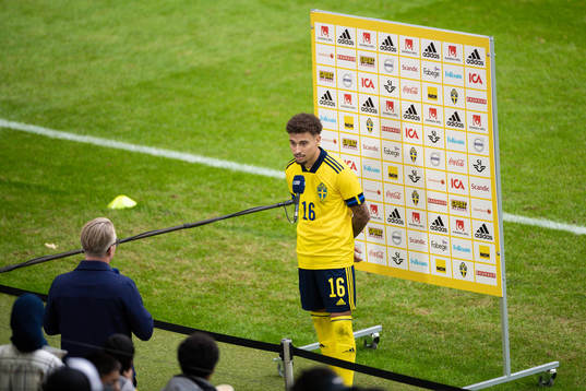 Jordan Larsson of Sweden