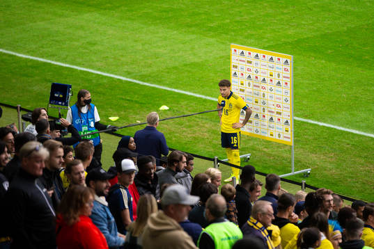Jordan Larsson of Sweden