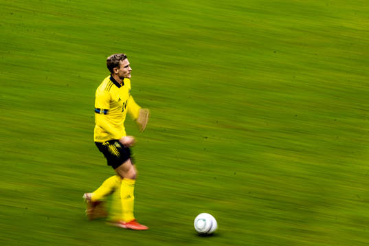 Panning shot of Carl Starfelt of Sweden